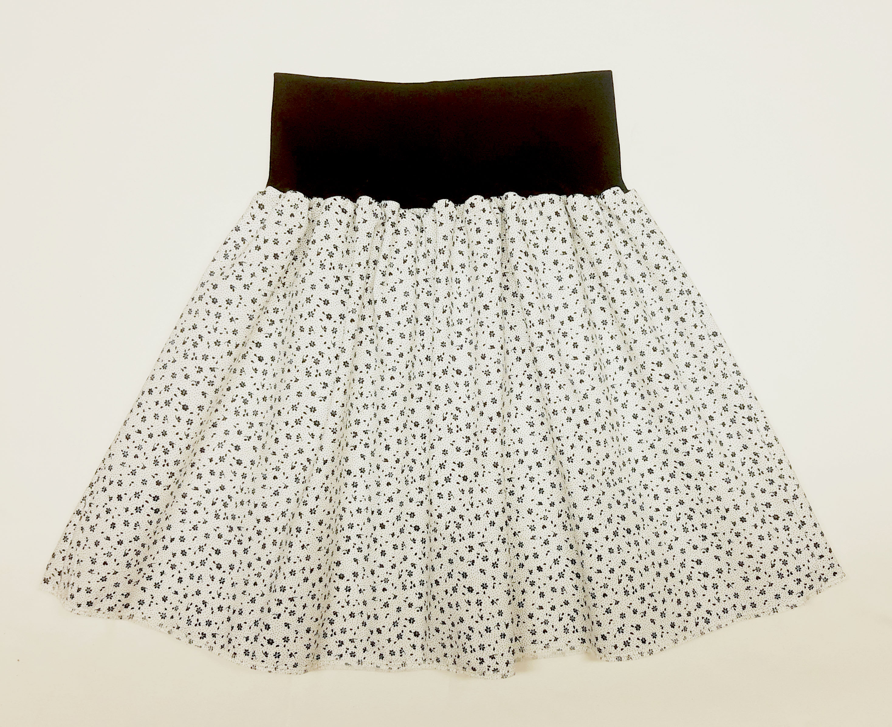 Letní sukně, veL XL/XXL, barva č.2 lem černý