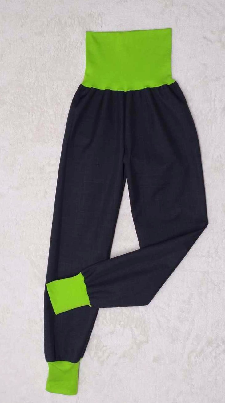 Softshellové kalhoty jarní/podzimní rostoucí ,vel.128/134, černé s sv.zelenou