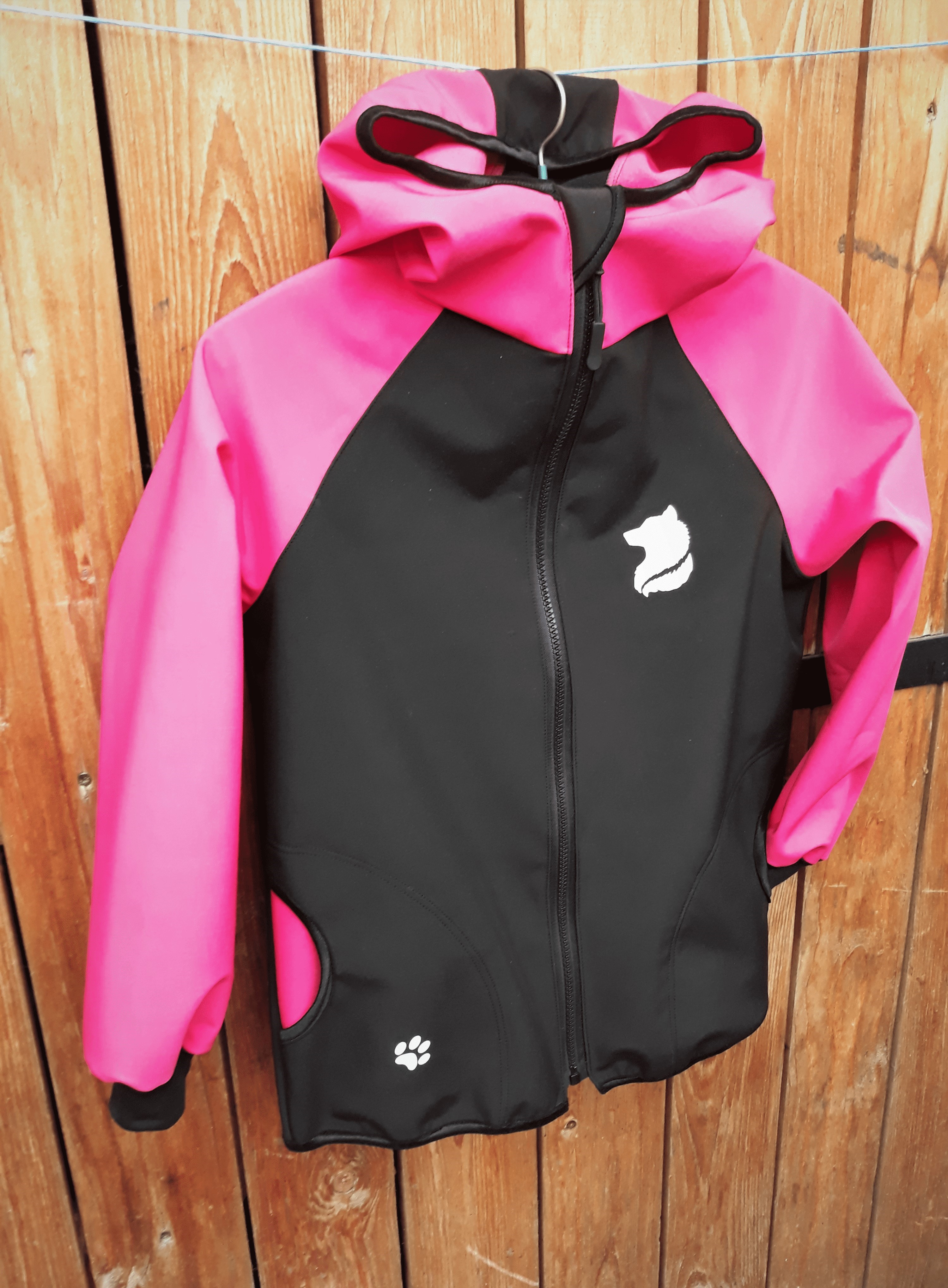 Softshellové bunda  s fleecem, kapucí černo růžová 