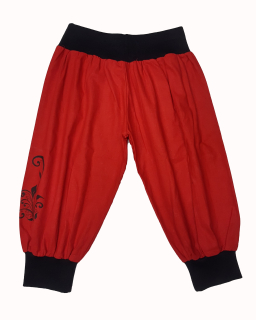Kalhoty tříčtvrteční bavlna, vel. 134 , červené s ručně malovanou aplikací 