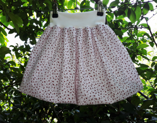 Feeling, balonová sukně dámská nebo dětská, bílá s drobnými růžovími kvítky, v pase bílá 