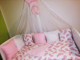  Feling, povlečení s polštářkovým mantinelem 14 ks, růžové pírka 