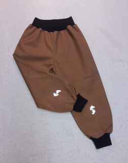 Softehellové kalhoty jarní/pozimní.vel. 92, hnědé s černou a reflexními nožičkamy 